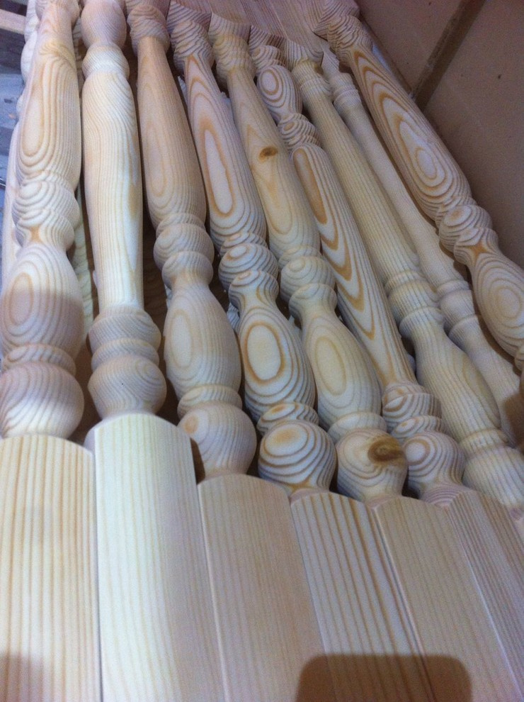 Покраска различных изделий из массива