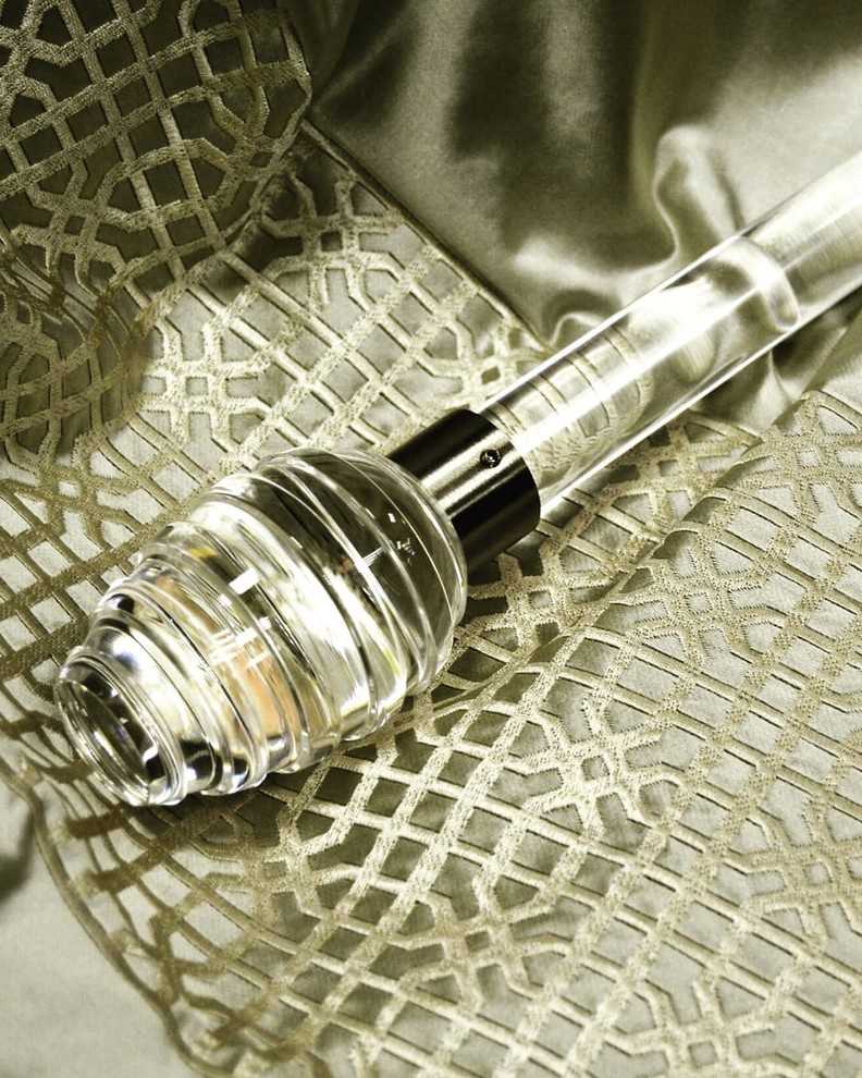 Прозрачные акриловые карнизы для штор