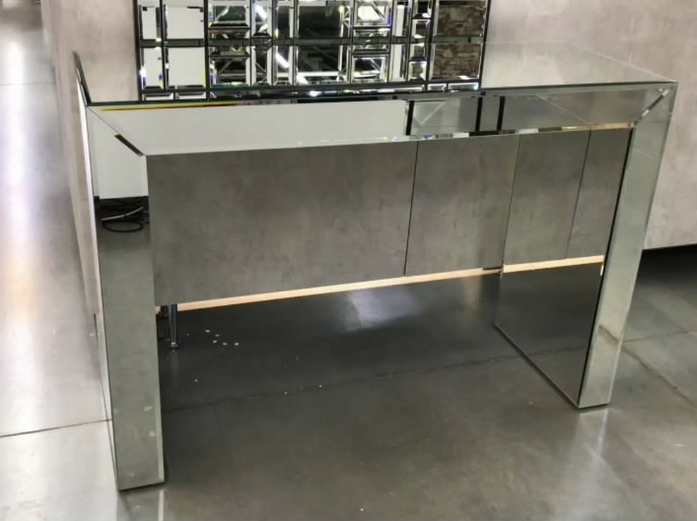 зеркальная мебель