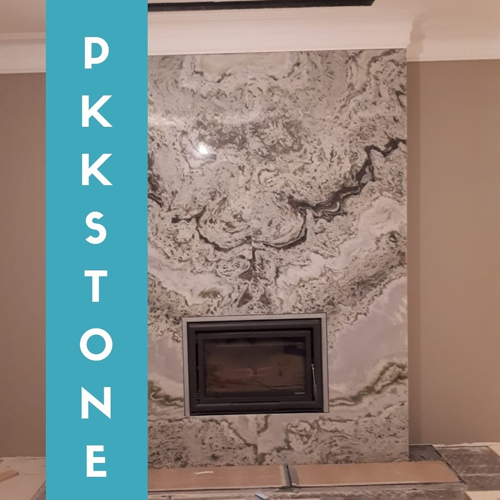Современный камин из оникса