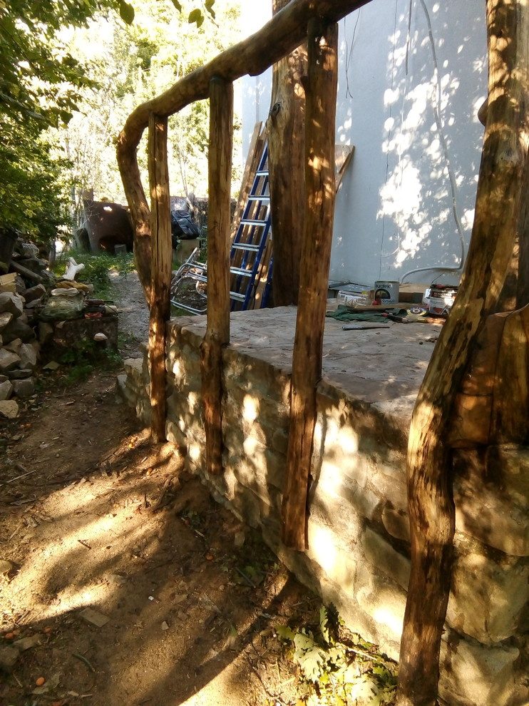 Форос. Лестница в доме лесника.