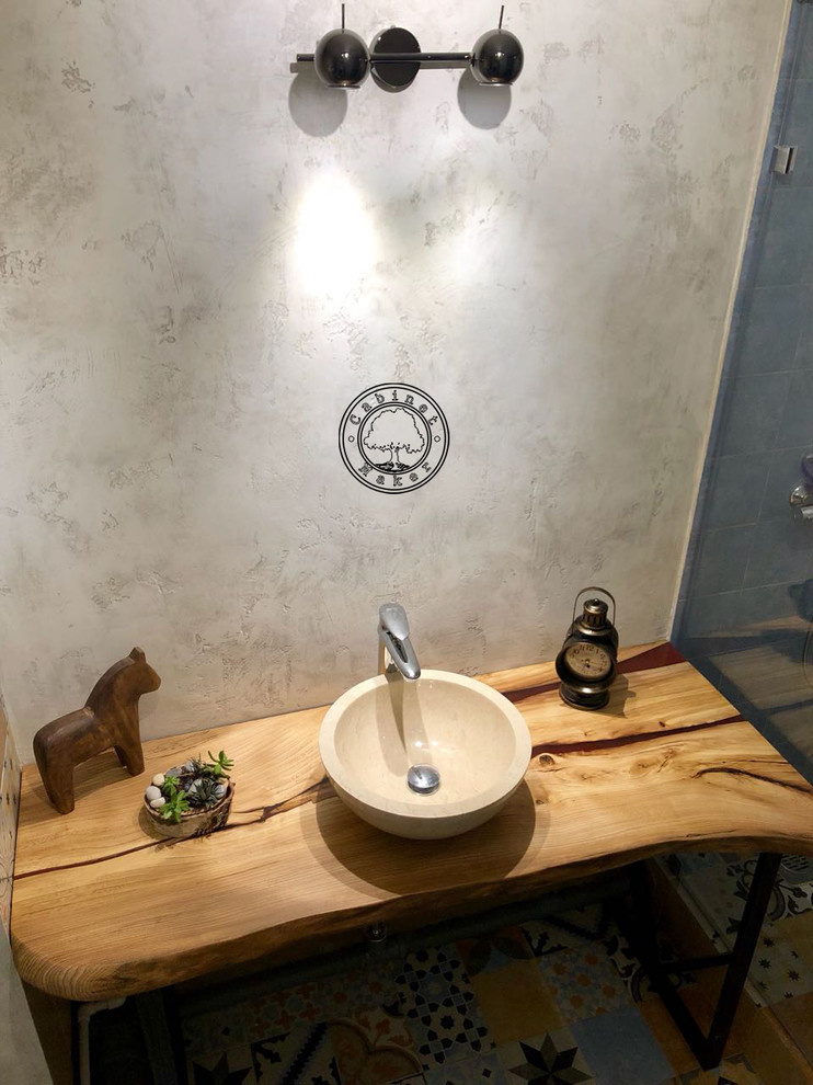 Столешница в ванную комнату из слэба карагача