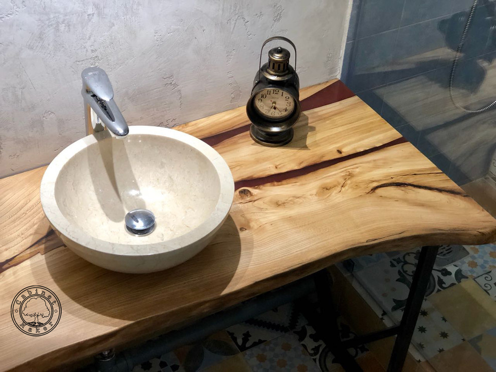 Столешница в ванную комнату из слэба карагача