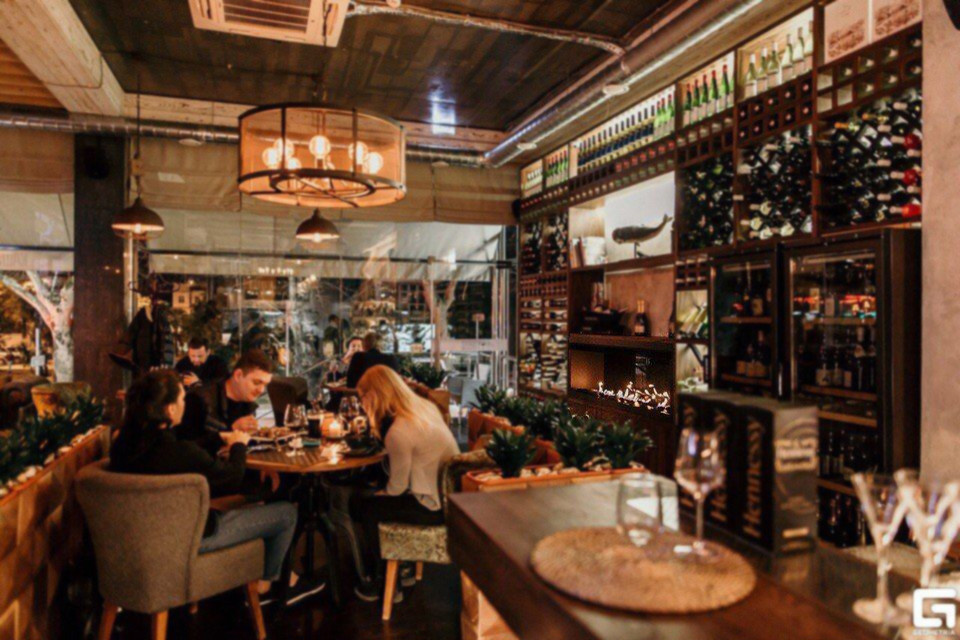 Биокамин BioKer в Первом устричном баре "Кашалот" г.Сочи