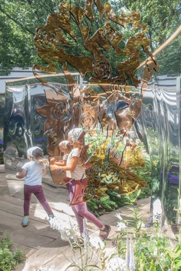 Декор сада «Зеркала природы» на фестивале Moscow Flower Show.