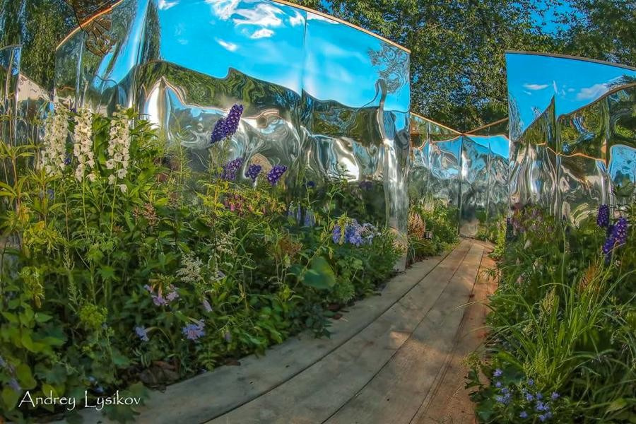 Декор сада «Зеркала природы» на фестивале Moscow Flower Show.