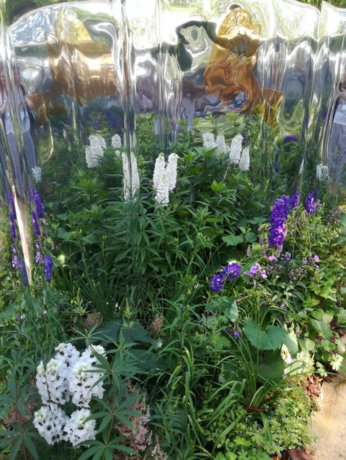 Декор сада «Зеркала природы» на фестивале Moscow Flower Show.