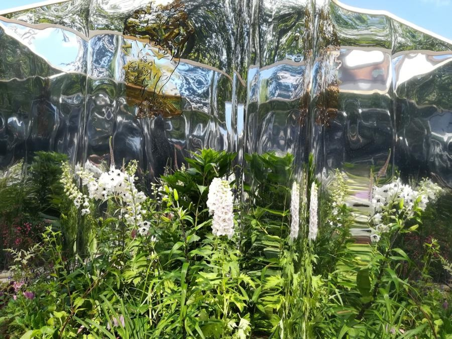 Декор сада «Зеркала природы» на фестивале Moscow Flower Show.