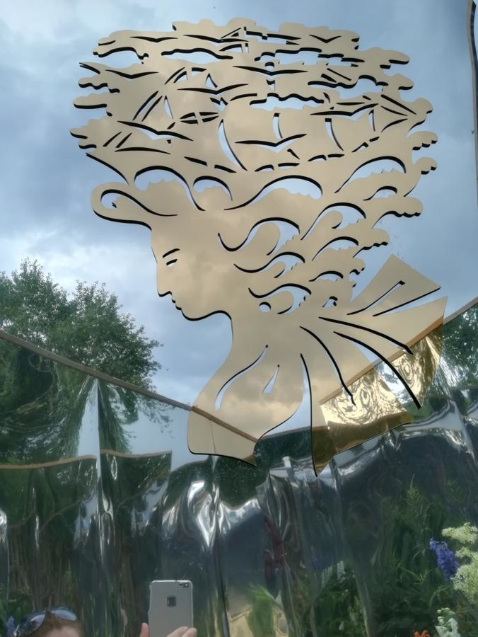 Декор сада «Зеркала природы» на фестивале Moscow Flower Show.