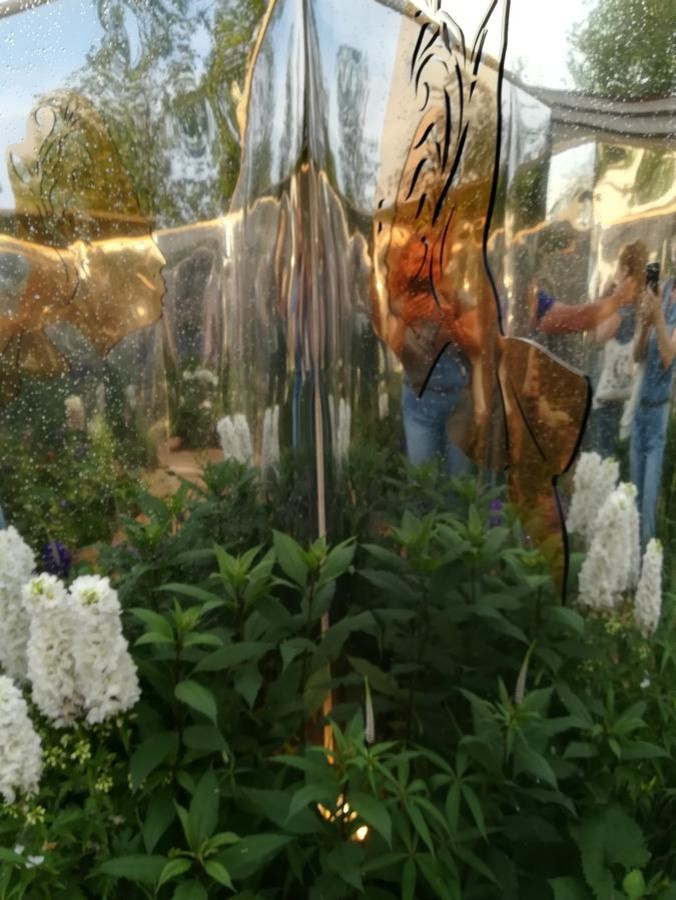 Декор сада «Зеркала природы» на фестивале Moscow Flower Show.