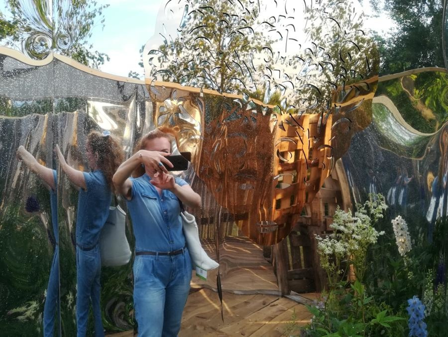 Декор сада «Зеркала природы» на фестивале Moscow Flower Show.
