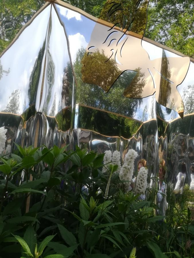 Декор сада «Зеркала природы» на фестивале Moscow Flower Show.