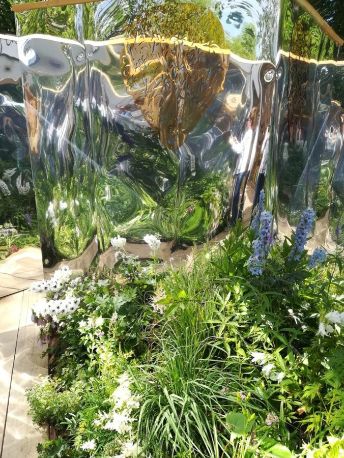 Декор сада «Зеркала природы» на фестивале Moscow Flower Show.