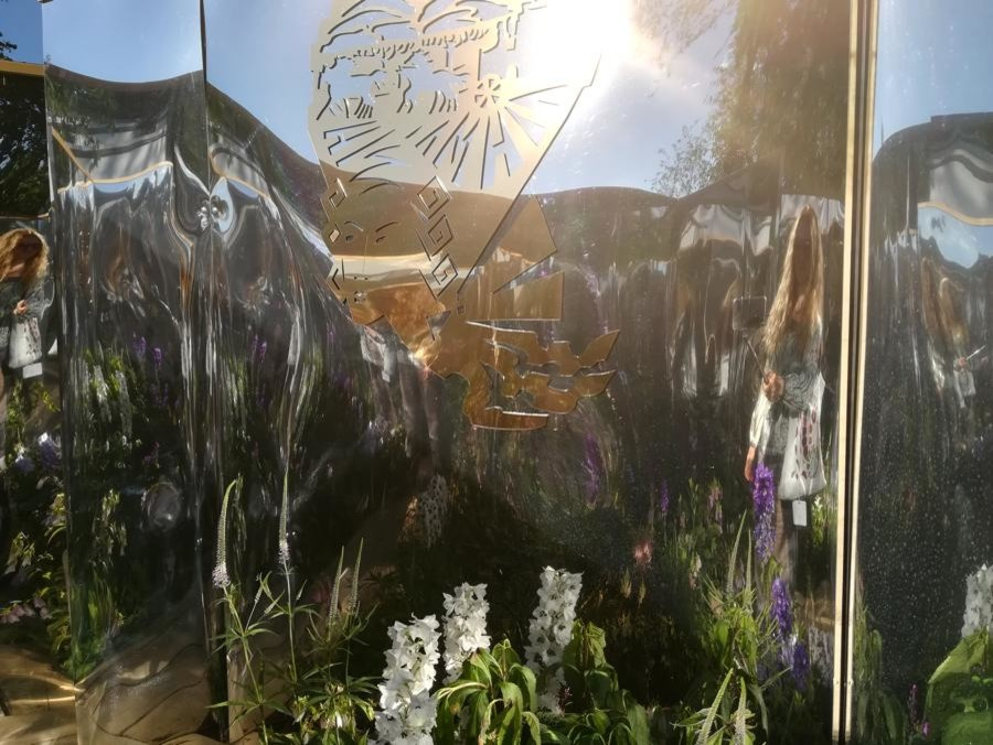 Декор сада «Зеркала природы» на фестивале Moscow Flower Show.