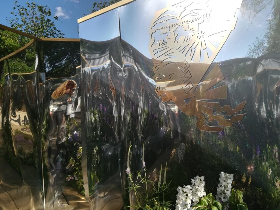 Декор сада «Зеркала природы» на фестивале Moscow Flower Show.
