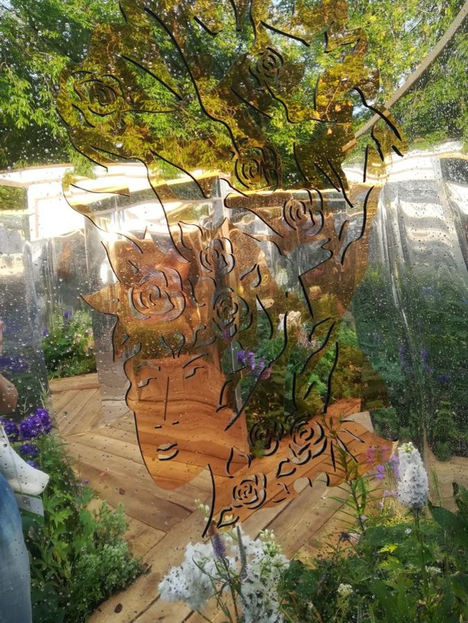 Декор сада «Зеркала природы» на фестивале Moscow Flower Show.