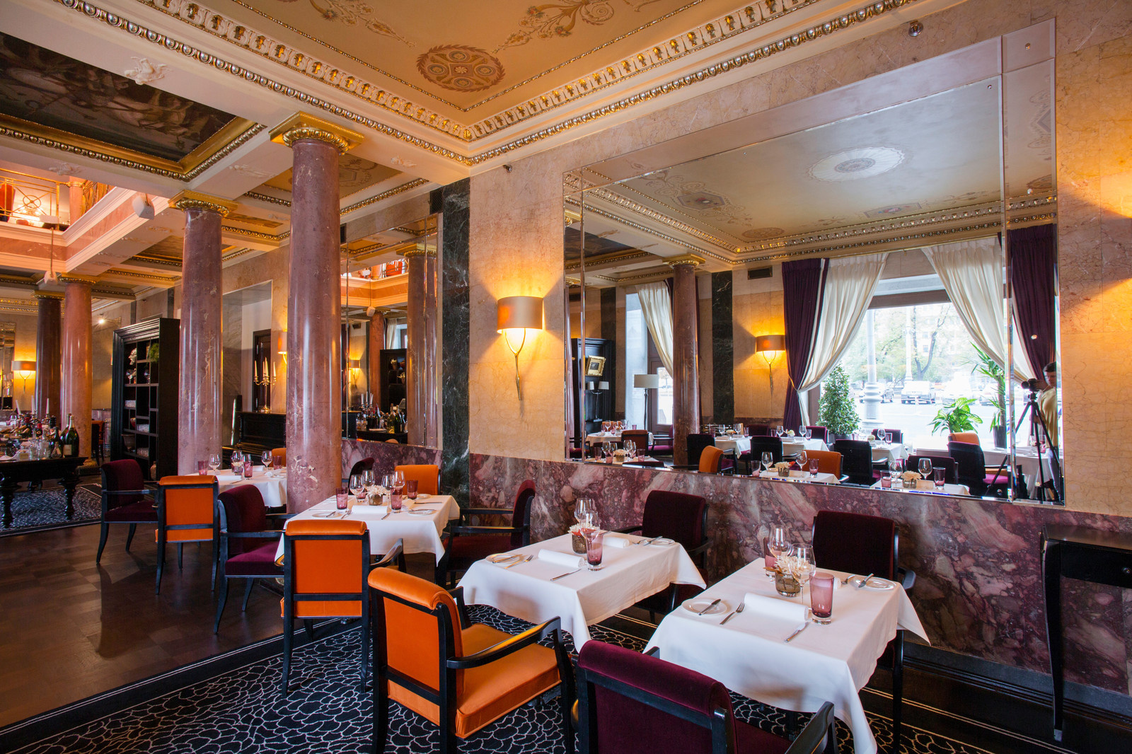 Реконструкция исторических номеров отеля Метрополь и ресторан Савва