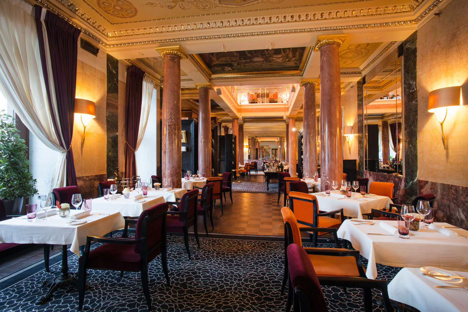 Реконструкция исторических номеров отеля Метрополь и ресторан Савва