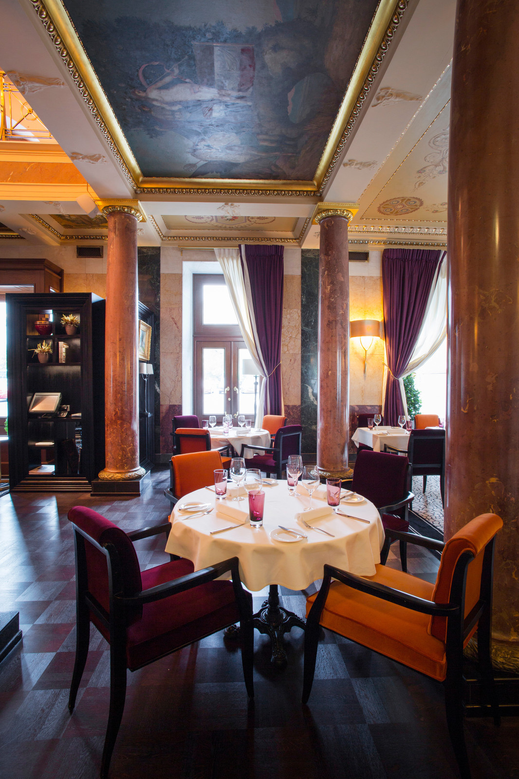 Реконструкция исторических номеров отеля Метрополь и ресторан Савва