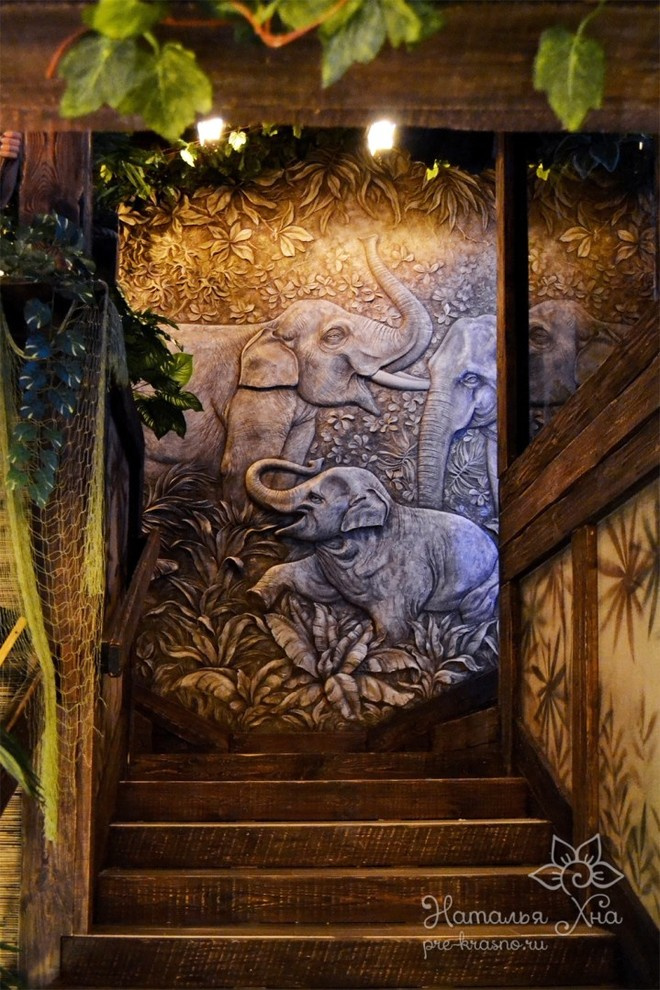 Барельеф «Слоны»