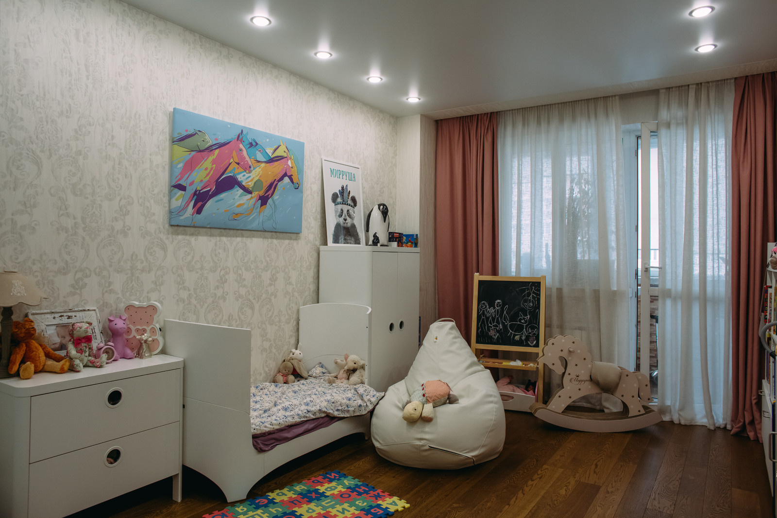 ФМР КВАРТИРА В  СОВРЕМЕННОМ СТИЛЕ ДЛЯ ЛЮБИТЕЛЕЙ МИНИМАЛИЗМА