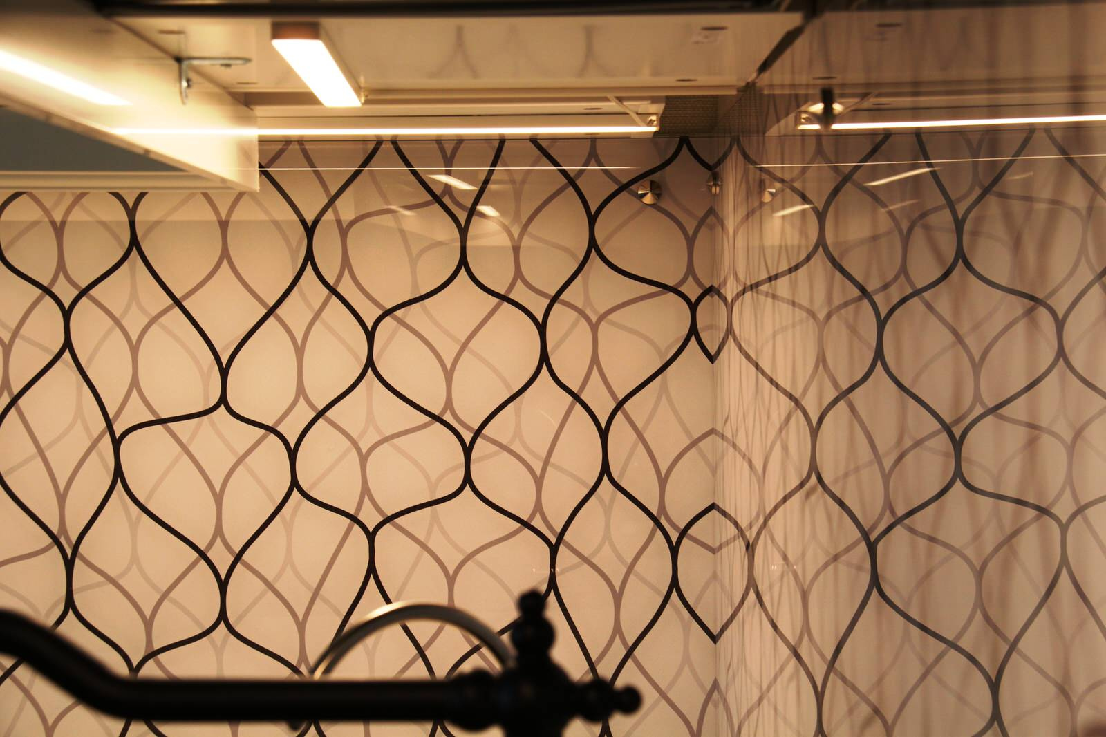 Фартук для кухни Икея с сочетанием фасадов Будбин светлый и серый