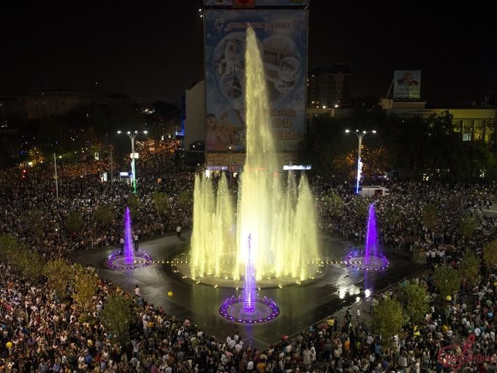 Поющий фонтан "Театральный"