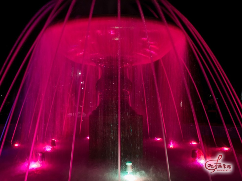 Арт-фонтан в подмосковном сквере