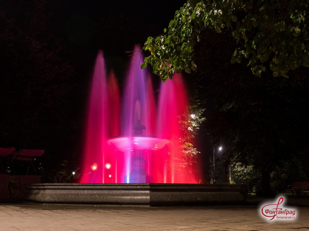 Арт-фонтан в подмосковном сквере