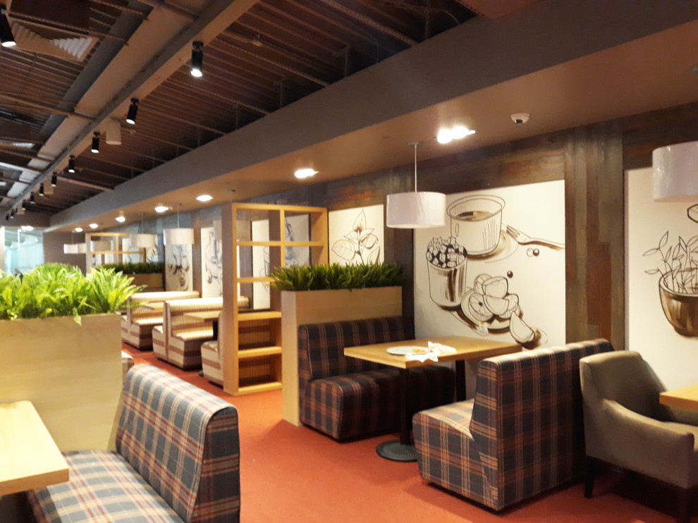 Ресторан LaFamiglia 150 посадочных мест.