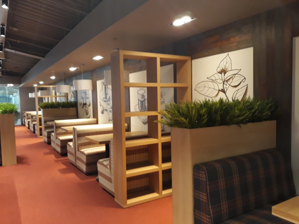 Ресторан LaFamiglia 150 посадочных мест.