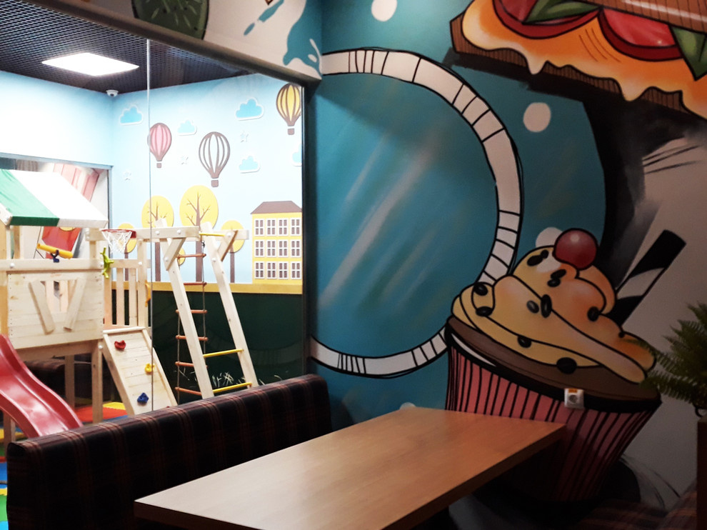 Ресторан LaFamiglia 150 посадочных мест.