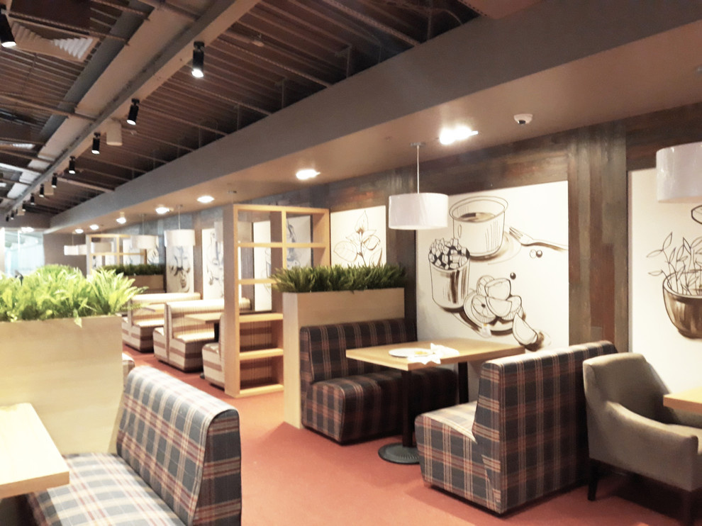 Ресторан LaFamiglia 150 посадочных мест.