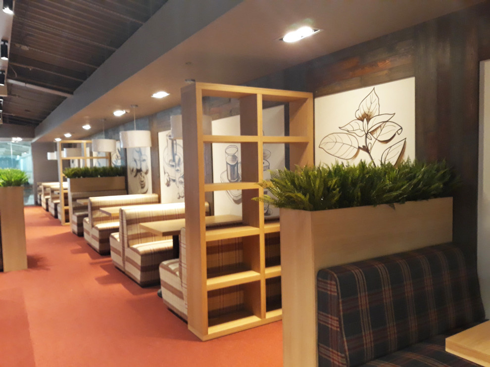 Ресторан LaFamiglia 150 посадочных мест.