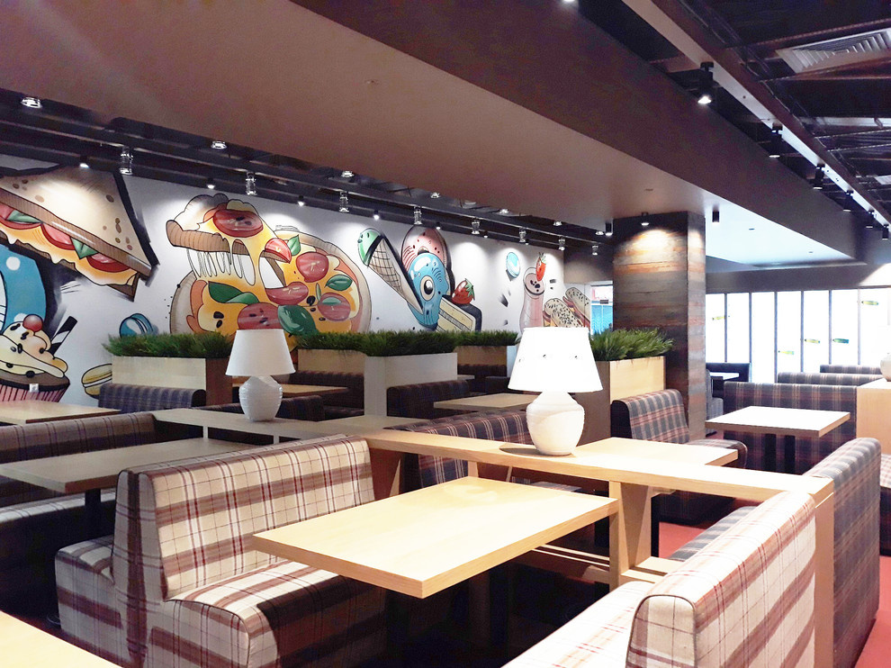 Ресторан LaFamiglia 150 посадочных мест.