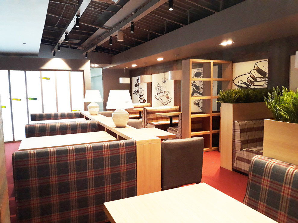 Ресторан LaFamiglia 150 посадочных мест.