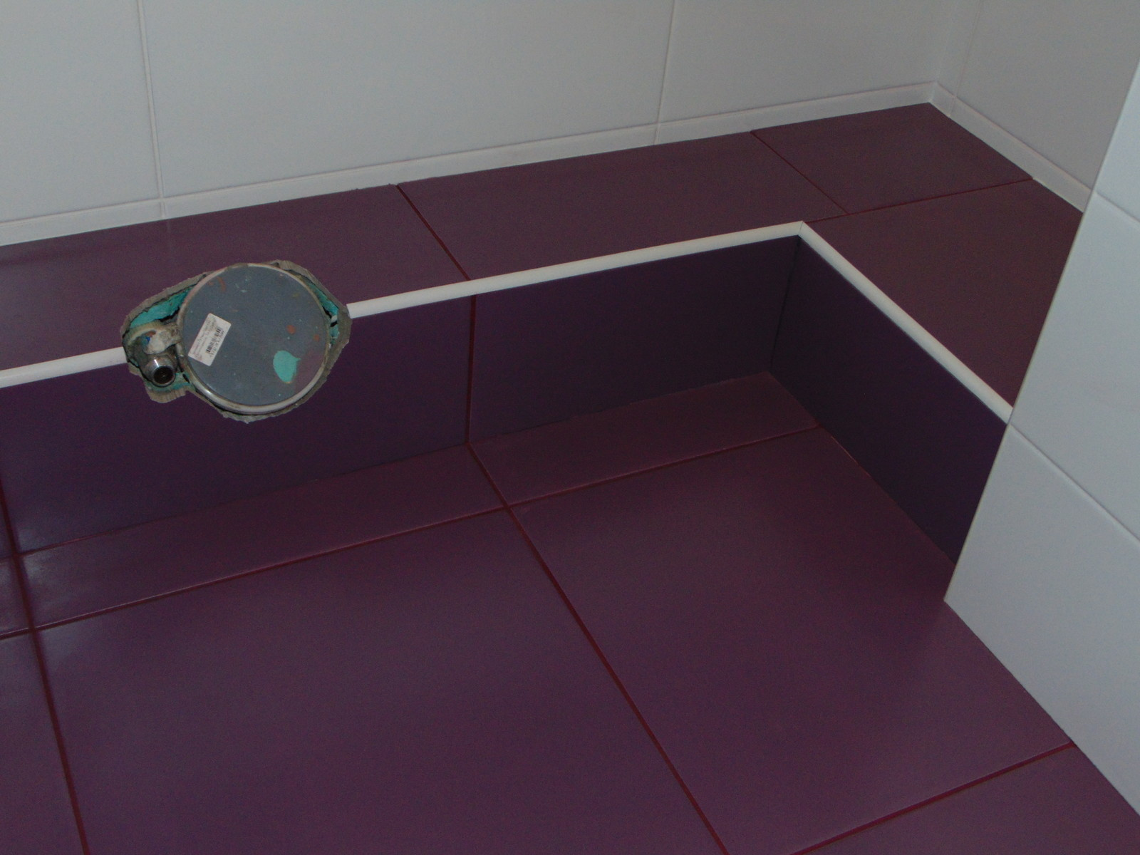 Яркая ванная в квартире