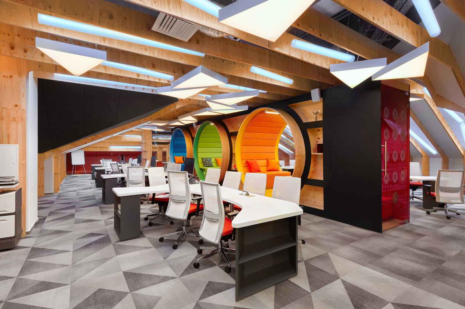 Обложка проекта: Коворкинговый офисный центр МТС.