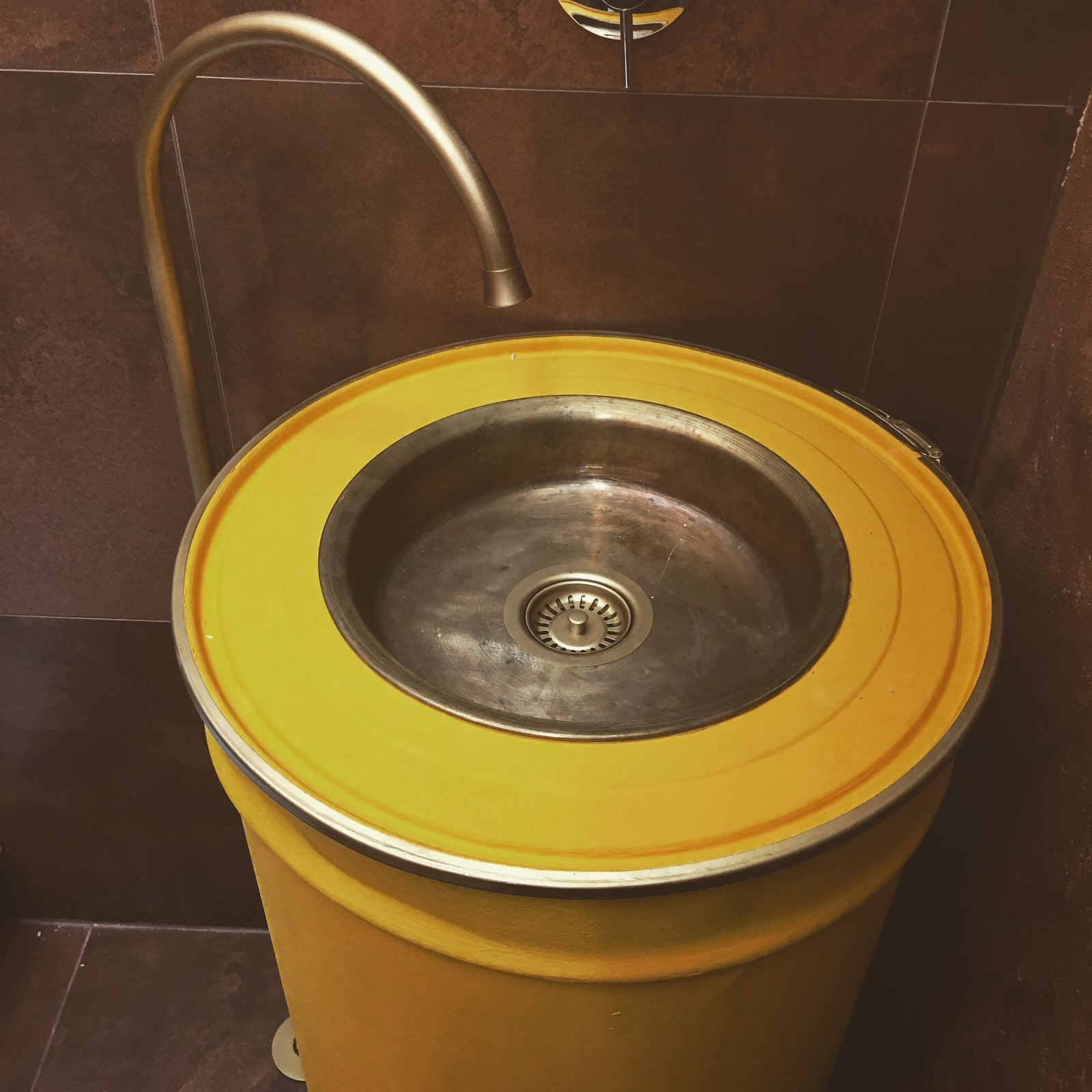 Санузел в офисе