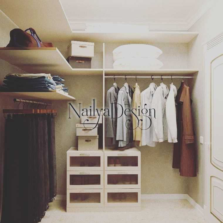 Обложка проекта: небольшая гардеробная