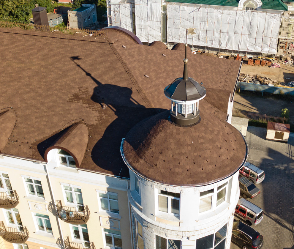 Декоративные тумы и колпаки, окрытие парапетов и купол на Бизнес центр