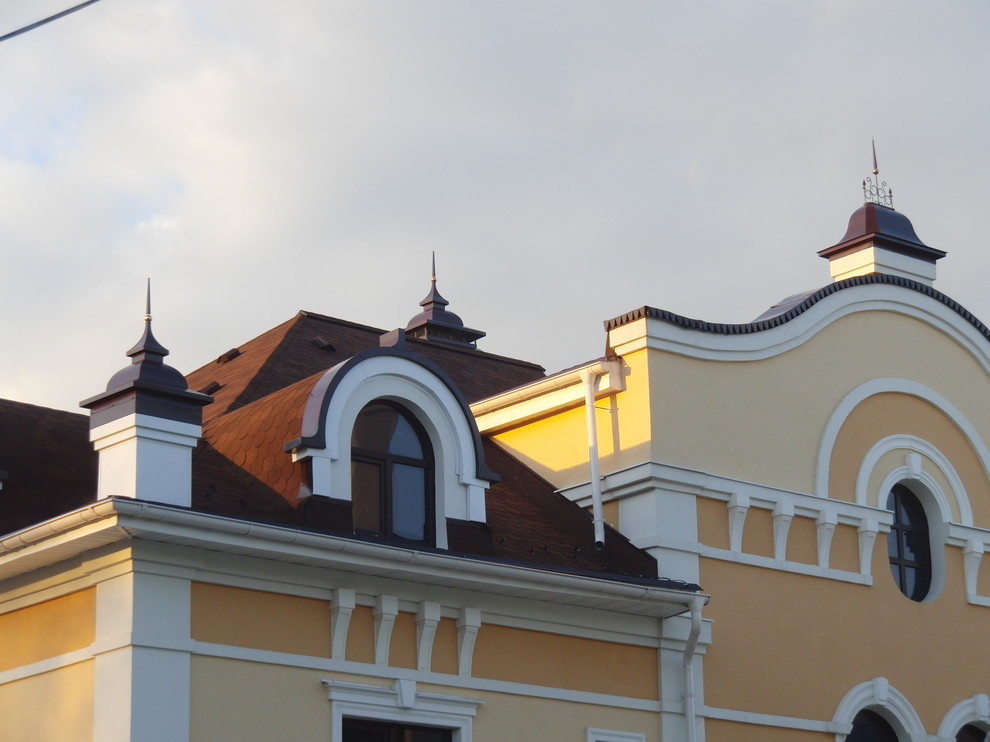 Декоративные тумы и колпаки, окрытие парапетов и купол на Бизнес центр