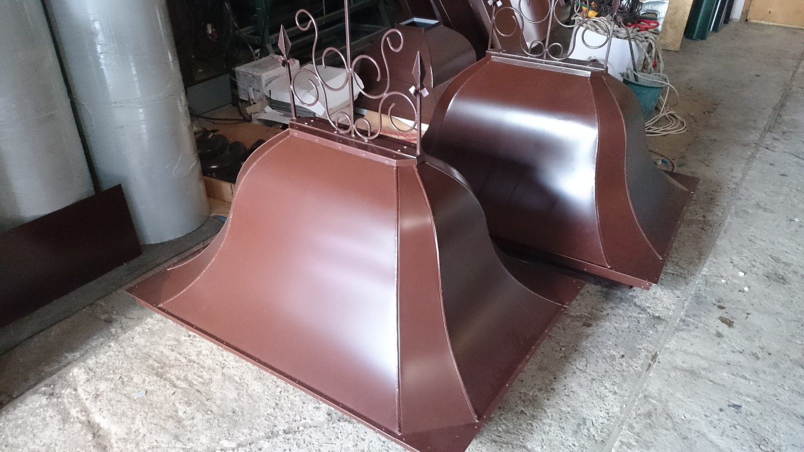 Декоративные тумы и колпаки, окрытие арок и парапетов, купол на Бизнес центр