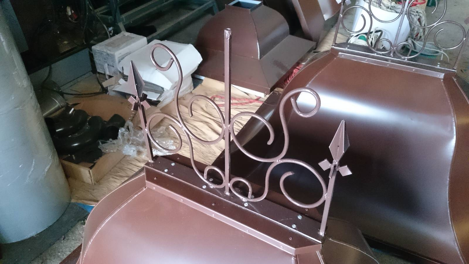 Декоративные тумы и колпаки, окрытие арок и парапетов, купол на Бизнес центр