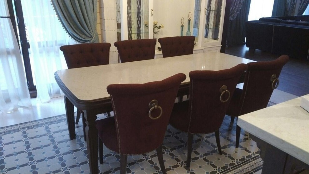 Мягкие стулья