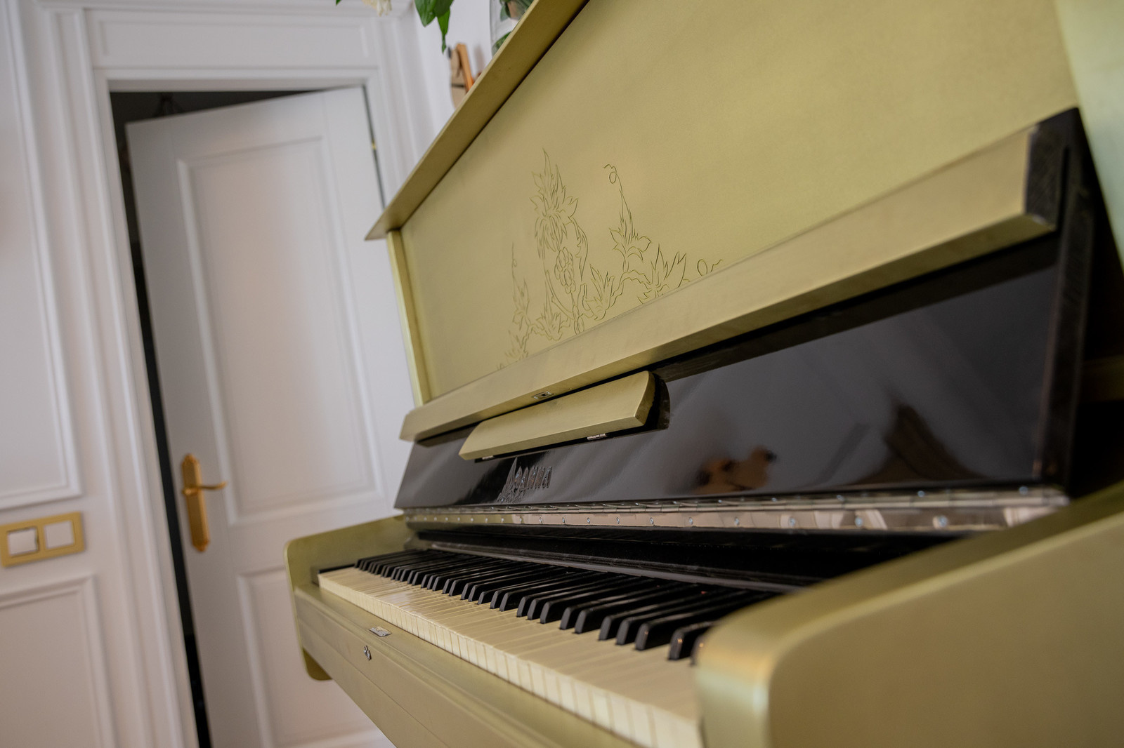 Неоконченная пьеса для латунного пианино