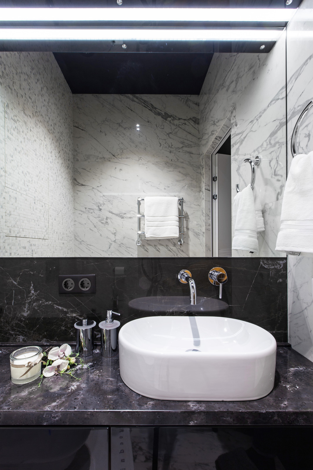 Красно-белый интерьер