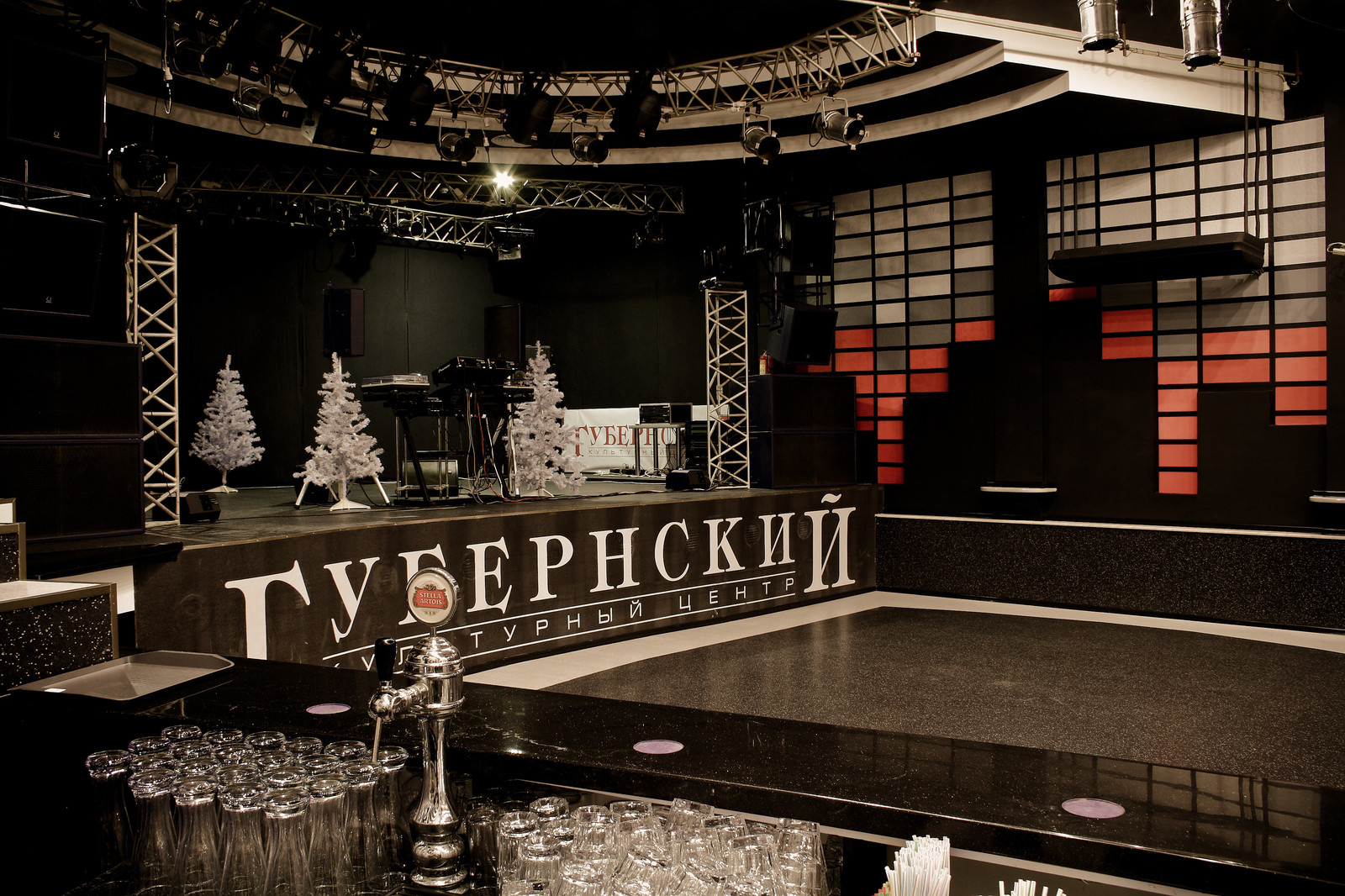 Ночной клуб в Смоленске (Губернский)