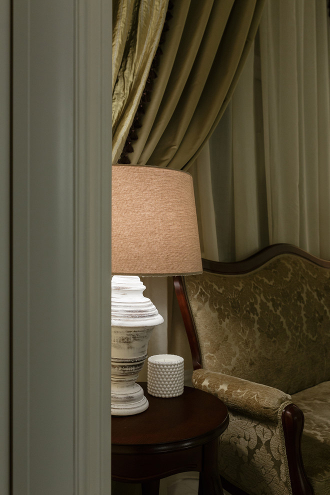 Холл с лестницей