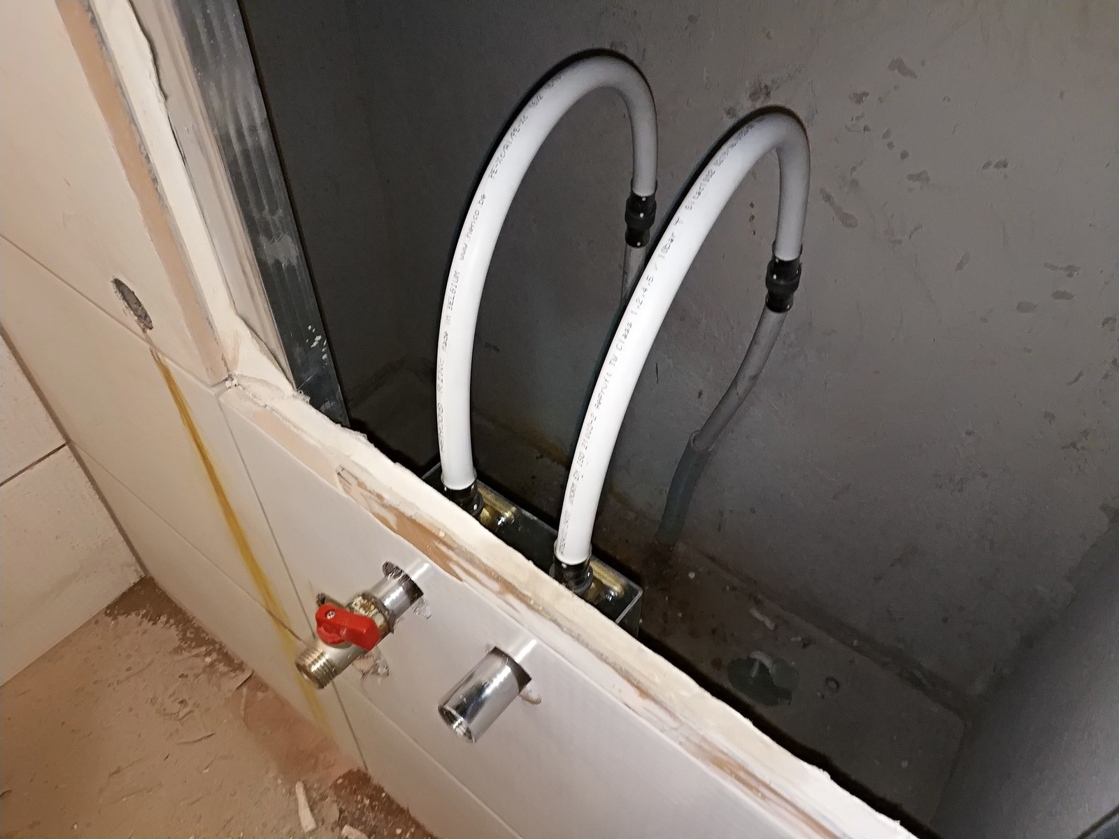 Замена водорозеток в трёхкомнатной квартире на Шпалерной улице